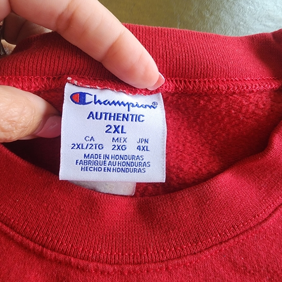 Champion Men's Red Crewneck Sweatshirt - Picture 3 of 4